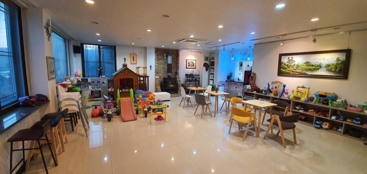 Forest Of Color Pension ฮองชอน ภายนอก รูปภาพ